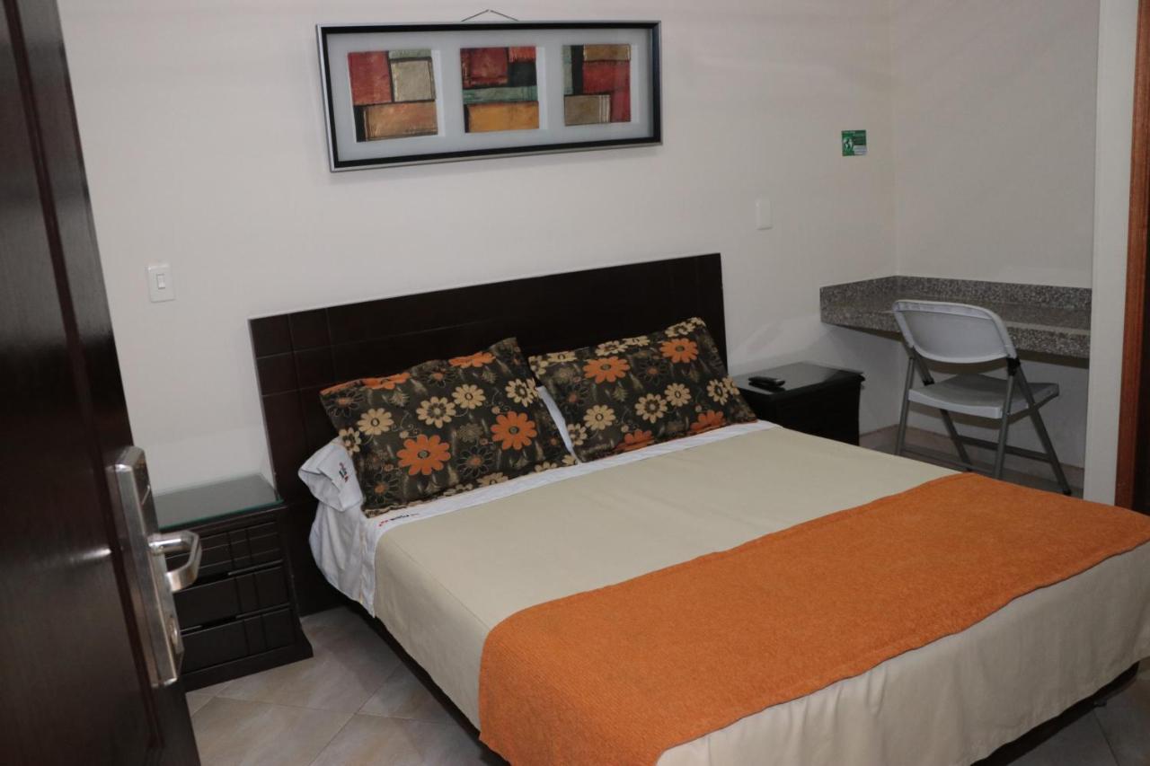 Hoteles Bogota Inn El Lago Country Zona Rosa Extérieur photo